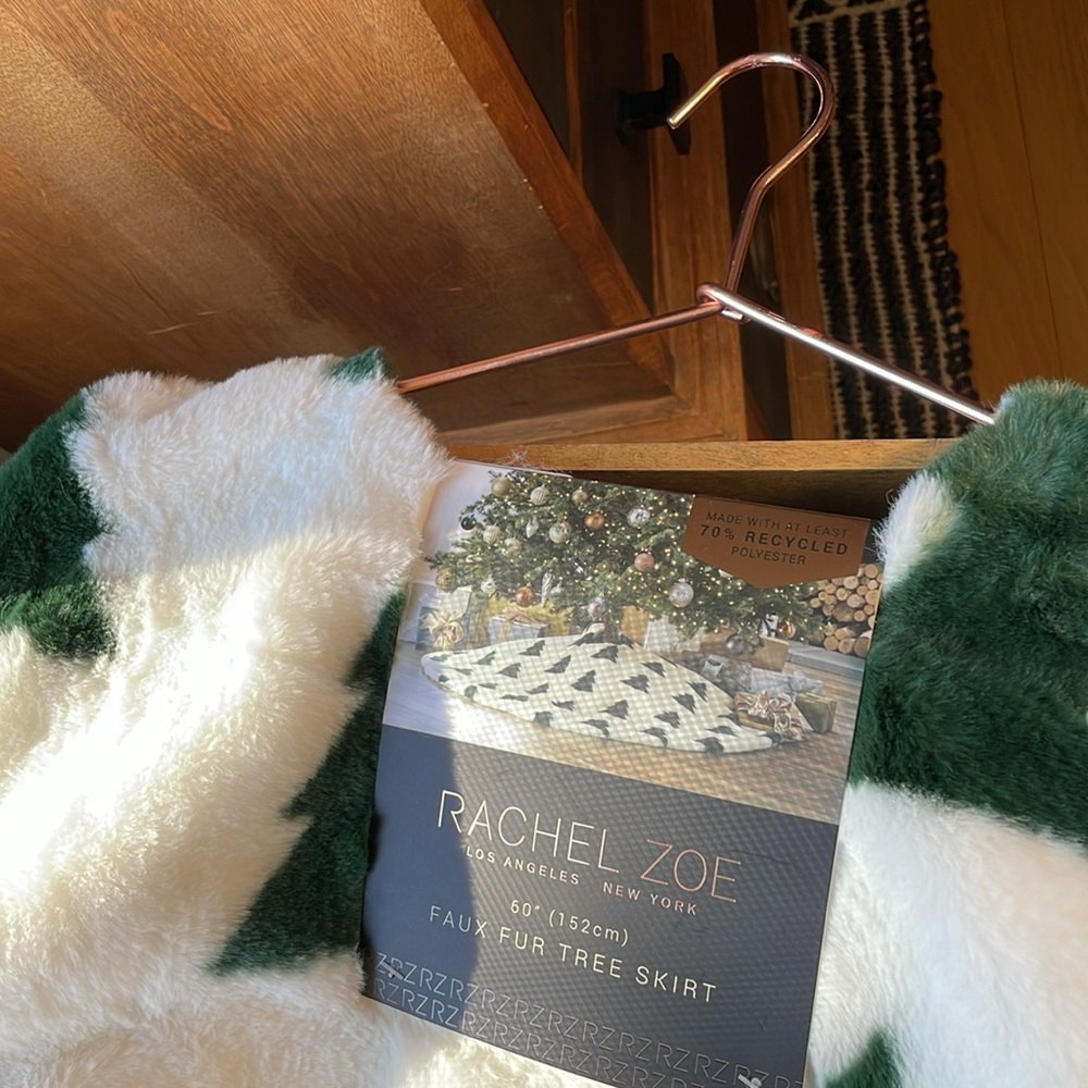 🌲RACHEL ZOE Soft & Luxurious Faux Fur Tree Skirt 🌲NWT🌲 - Picture 9 of 13